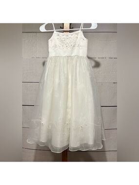 David’s Bridal Flower Girl Junior Bridesmaid Girl’s Dress Embroidery Tulle Sz 5